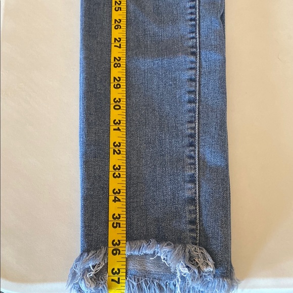 Levi’s  721 High Rise Skinny Jeans - Picture 9 of 9